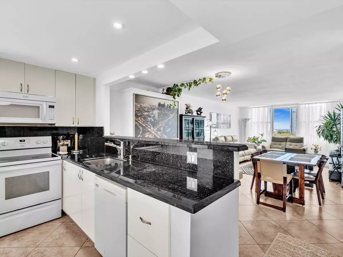 Pompano Beach, FL 33062,201 N Ocean BLVD 802