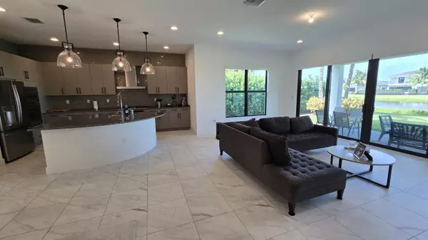 Boca Raton, FL 33496,8489 Apple Falls LN