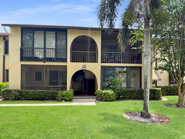 211 Pine Hov CIR B-1, Greenacres, FL 33463