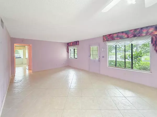 Greenacres, FL 33463,211 Pine Hov CIR B-1
