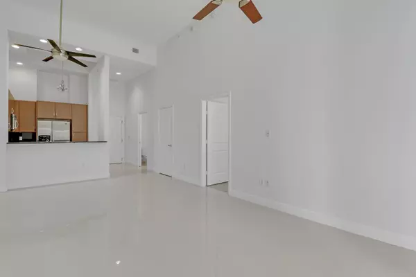 West Palm Beach, FL 33401,701 S Olive AVE 307