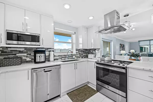 3581 S Ocean BLVD 7a, South Palm Beach, FL 33480