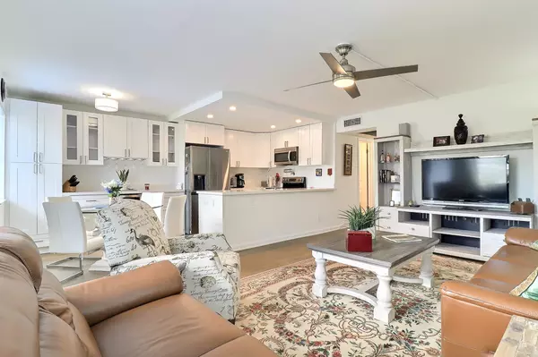 Deerfield Beach, FL 33442,242 Markham L