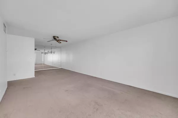 North Palm Beach, FL 33408,125 Shore CT 203b