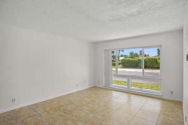 Delray Beach, FL 33445,704 Lago RD