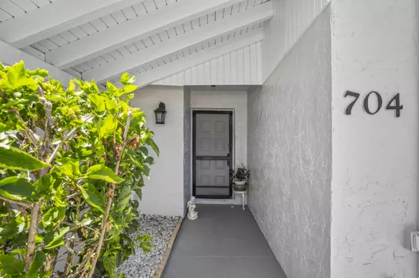 Delray Beach, FL 33445,704 Lago RD