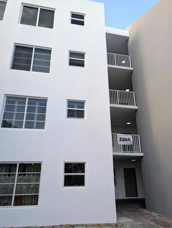 Pompano Beach, FL 33062,2860 NE 14th St CSWY 102d