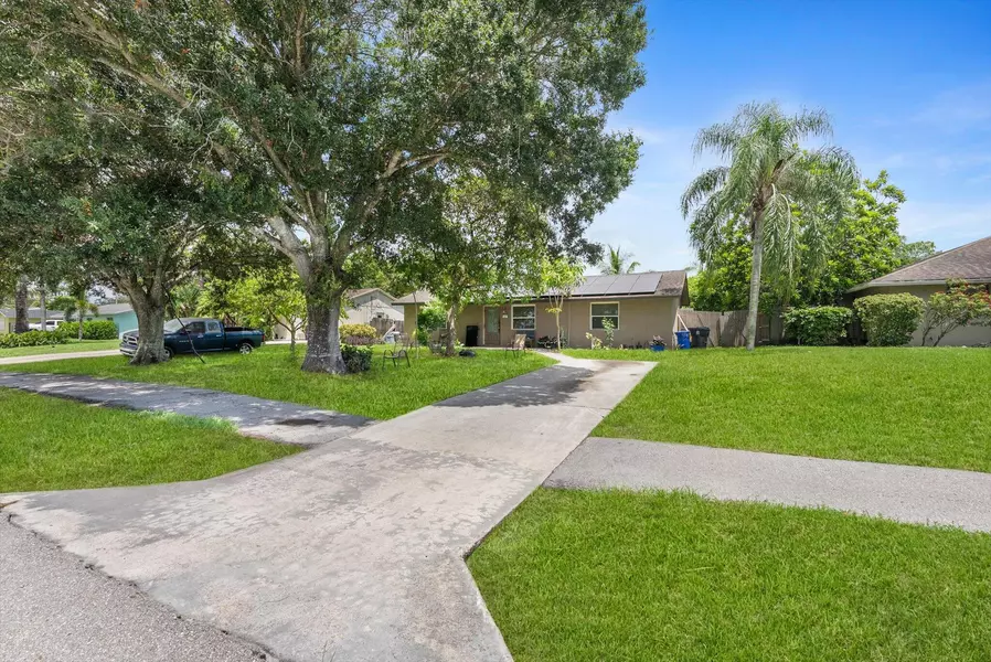 7407 Cocoanut DR, Lake Worth, FL 33467