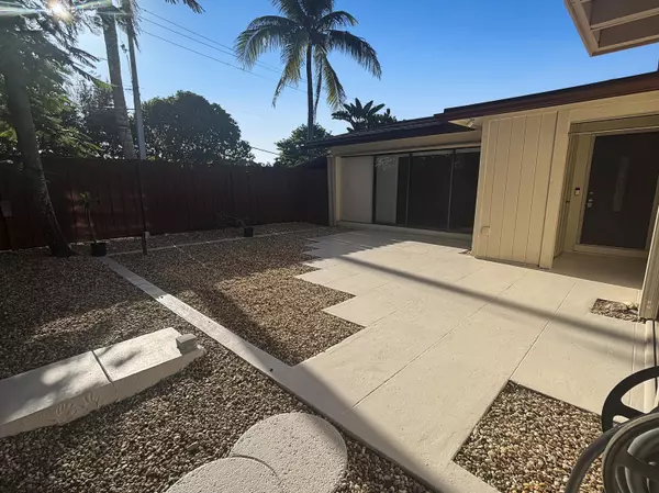 Greenacres, FL 33463,4208 N N Landar Drive DR