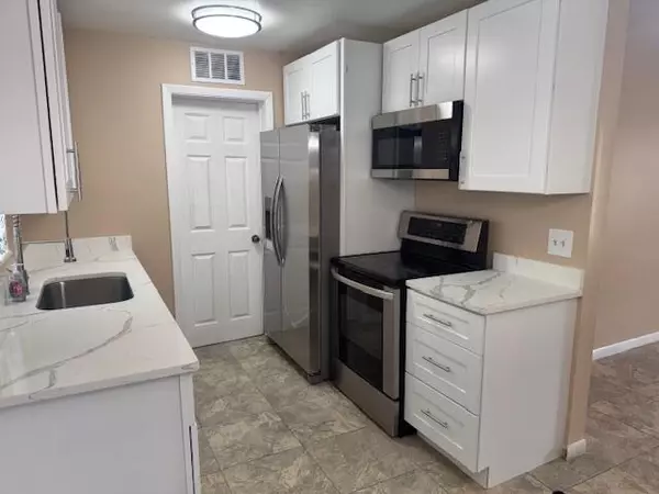 West Palm Beach, FL 33401,1423 7th ST