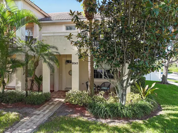 8043 Murano CIR, Palm Beach Gardens, FL 33418