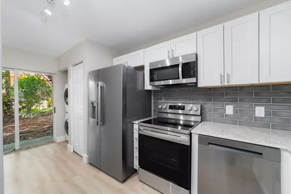 West Palm Beach, FL 33411,3750 N Jog RD 105