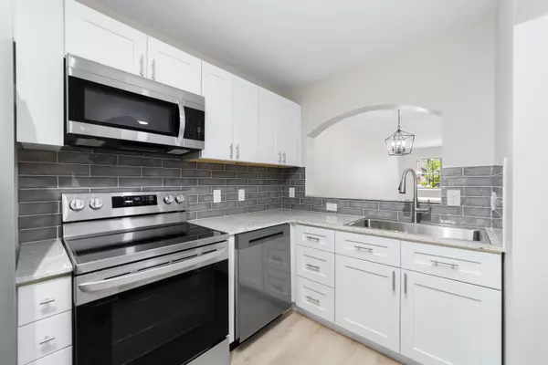 West Palm Beach, FL 33411,3750 N Jog RD 105