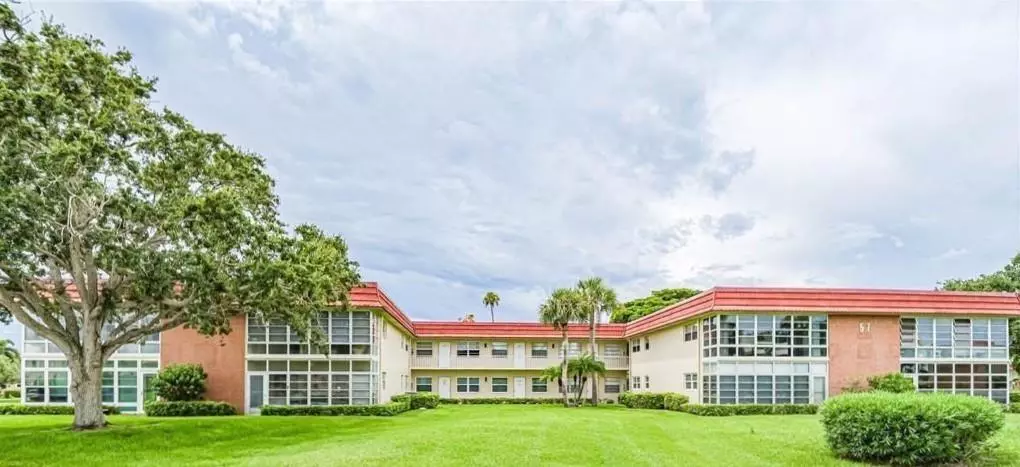 Vero Beach, FL 32962,57 Woodland DR 201