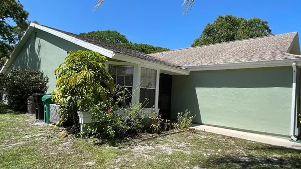 Port Saint Lucie, FL 34952,1437 SE Rivergreen CIR