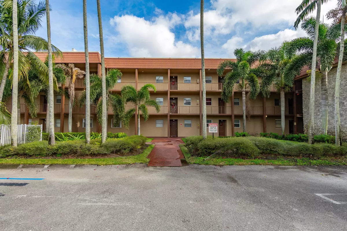 Royal Palm Beach, FL 33411,120 Sparrow DR 314