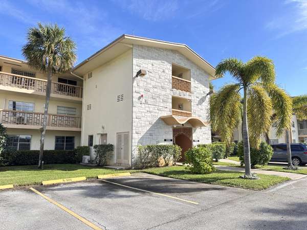 17001 NE 13th AVE 205, Miami, FL 33162