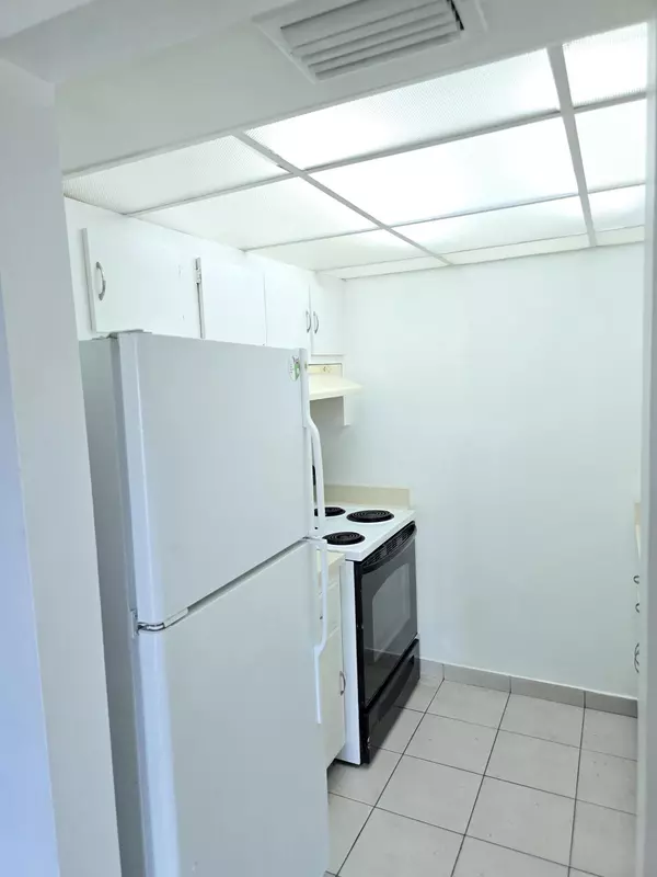 West Palm Beach, FL 33415,1846 Abbey RD 201