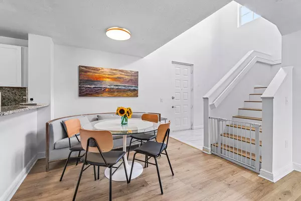 Jupiter, FL 33458,1136 Town Center DR 25