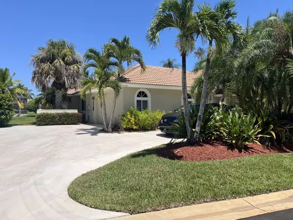 Hobe Sound, FL 33455,5148 SE Lost Lake WAY