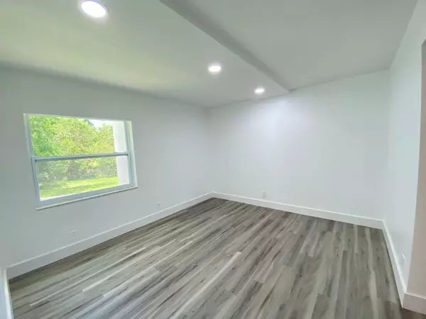 Boca Raton, FL 33486,610 NW 13th 0160 ST 16