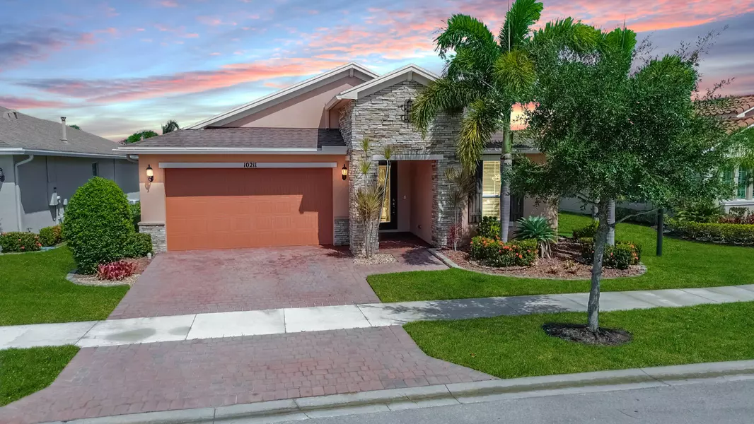 10211 SW Fernwood AVE, Port Saint Lucie, FL 34987