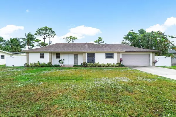 2450 Sun Up LN, Lake Worth, FL 33462