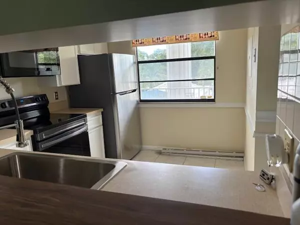 West Palm Beach, FL 33409,3525 Village BLVD 203