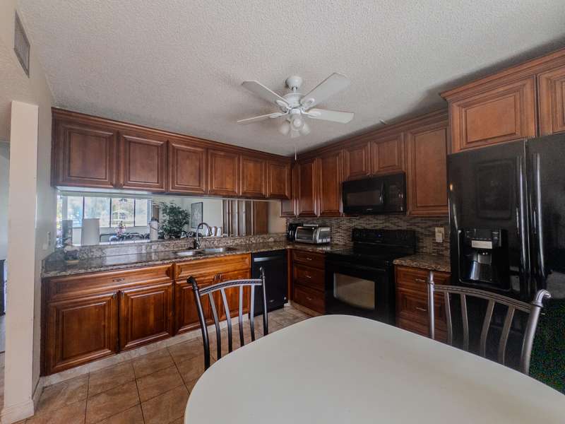 8030 Hampton BLVD 106, North Lauderdale, FL 33068