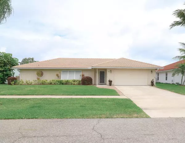 73 W Pinehill TRL, Tequesta, FL 33469