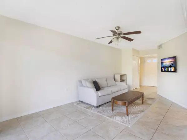 West Palm Beach, FL 33409,14103 Glenmoor DR