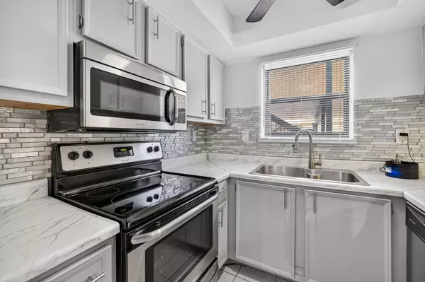 Coral Springs, FL 33071,8451 Shadow CT # 4-7