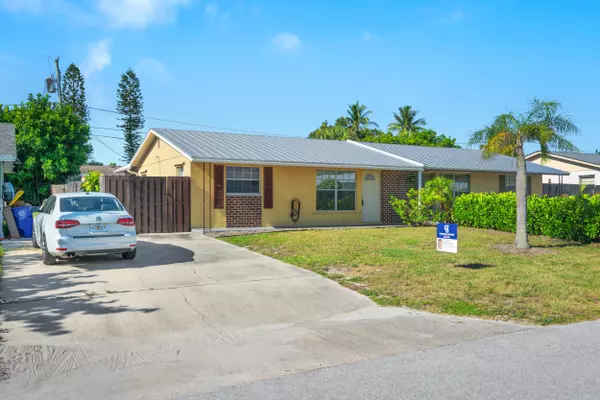 Jensen Beach, FL 34957,2290 NE Rustic WAY