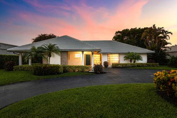367 S Villa DR, Atlantis, FL 33462