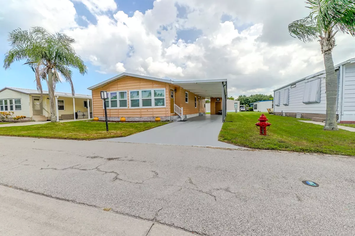 Port Saint Lucie, FL 34952,8611 Mary Ann LN