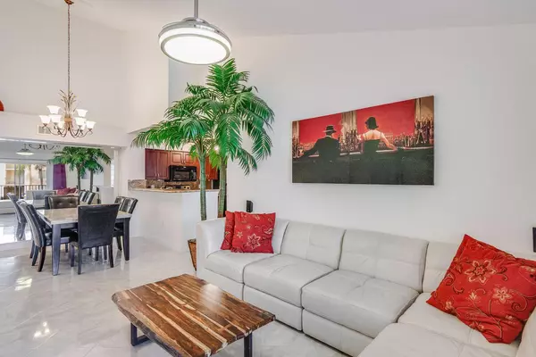 West Palm Beach, FL 33409,1715 Village BLVD 201