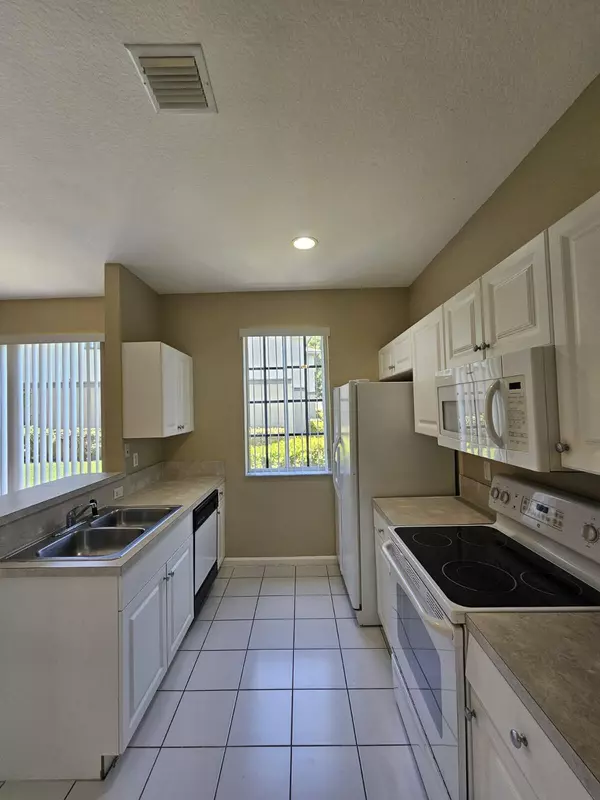 Riviera Beach, FL 33404,963 Abaco LN