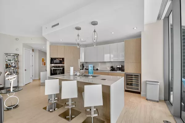 Singer Island, FL 33404,3100 N Ocean DR H-1408