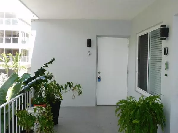 Lake Worth Beach, FL 33460,15 S Palmway 9