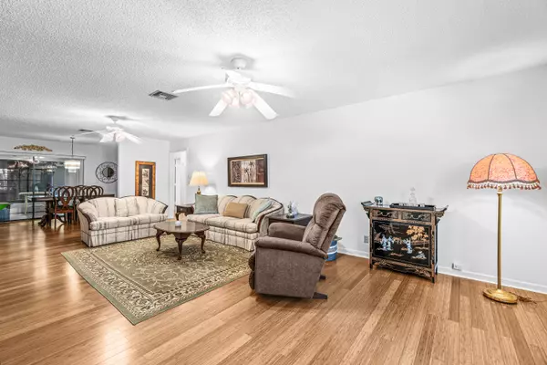 Boynton Beach, FL 33436,9995 Ligustrum Tree WAY B