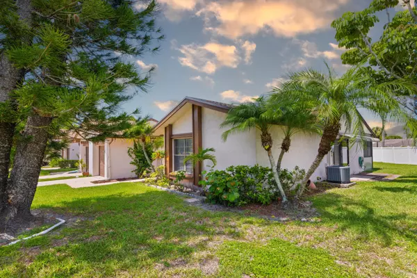 Greenacres, FL 33463,6125 Elsinore CIR
