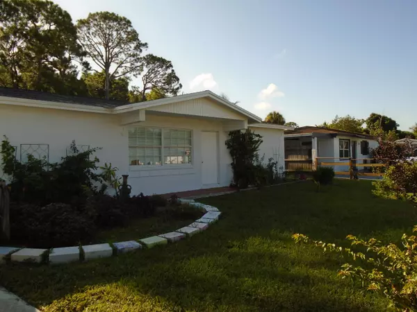 294 Springfield DR, West Palm Beach, FL 33415