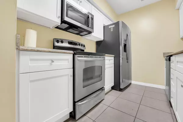 Boynton Beach, FL 33426,815 W Boynton Beach BLVD 8-205