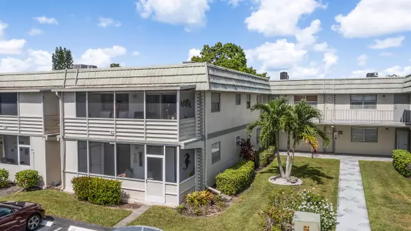 Delray Beach, FL 33446,477 Monaco J