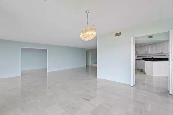 West Palm Beach, FL 33401,1900 Consulate PL 1004