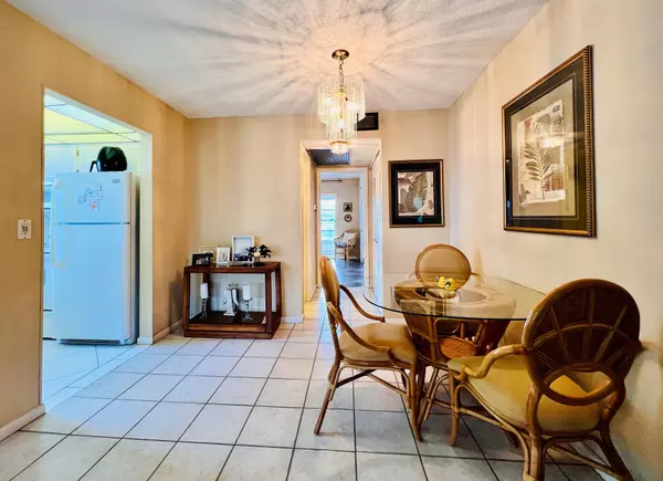 West Palm Beach, FL 33417,126 E Andover