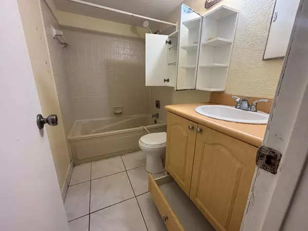 Pembroke Pines, FL 33025,11201 SW 13th ST 103