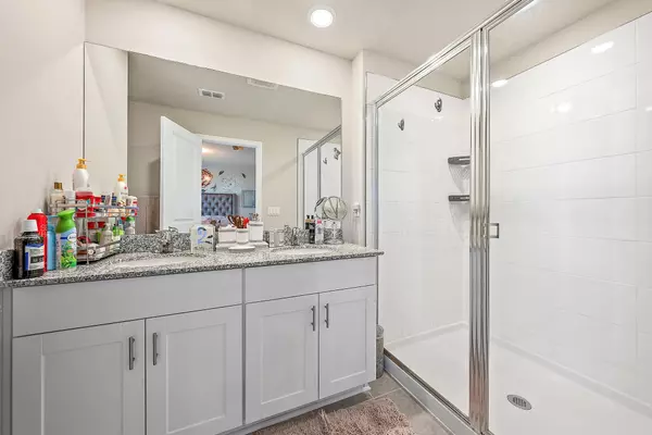 Mangonia Park, FL 33407,5646 Enclave DR