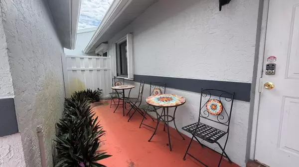 West Palm Beach, FL 33415,2641 W Gately DR 2302