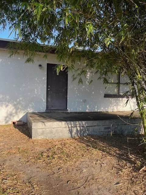 Fort Pierce, FL 34947,606 N 37th ST A